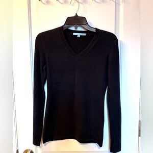 ANTONIO MELANI Classic Black V-Neck Cashmere Sweater
